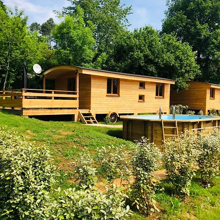 Holiday home Roulottes Du Perigord Noir *